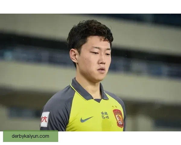 皮克在本赛季表现稳健，助力球队防线稳定，展现出良好竞争力。