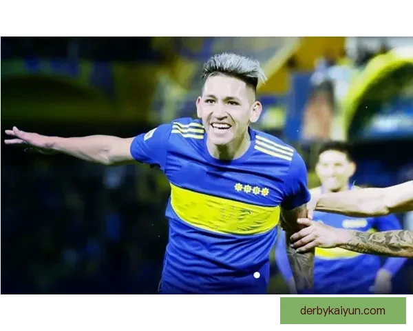 阿库尼亚展现战术适配性，状态回暖备受关注